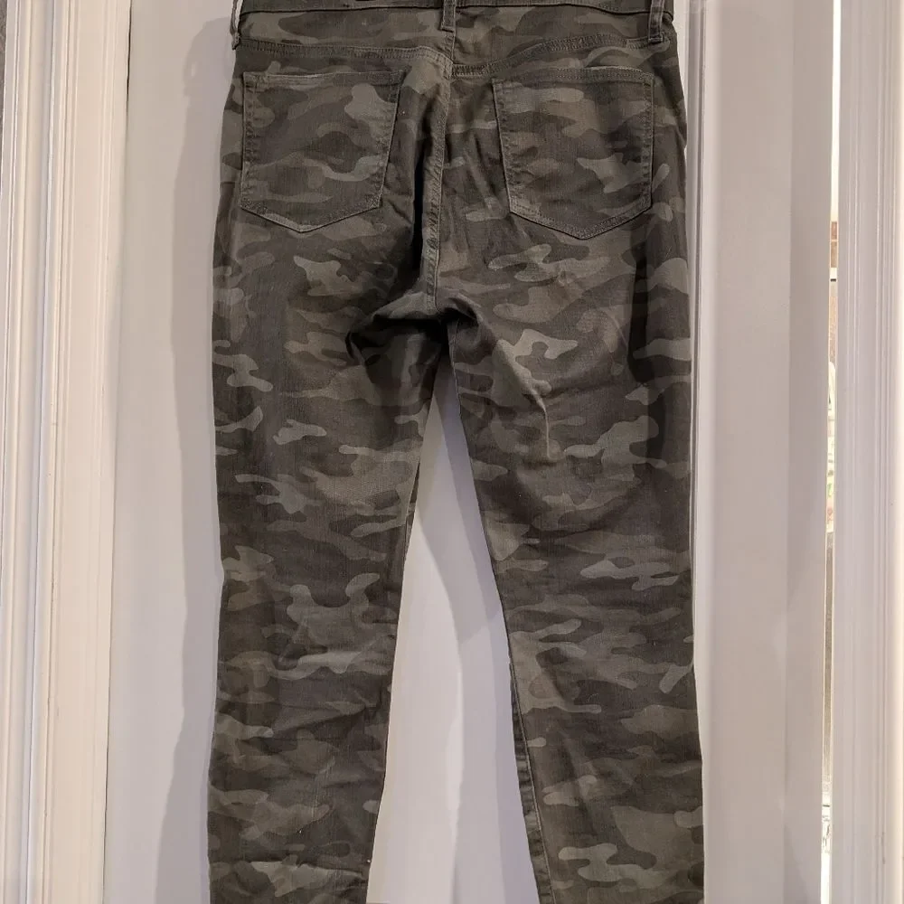 Gap Denim True Skinny Camo Jeans Womens 12/31 Olive‎ Green Camouflage Raw Hem